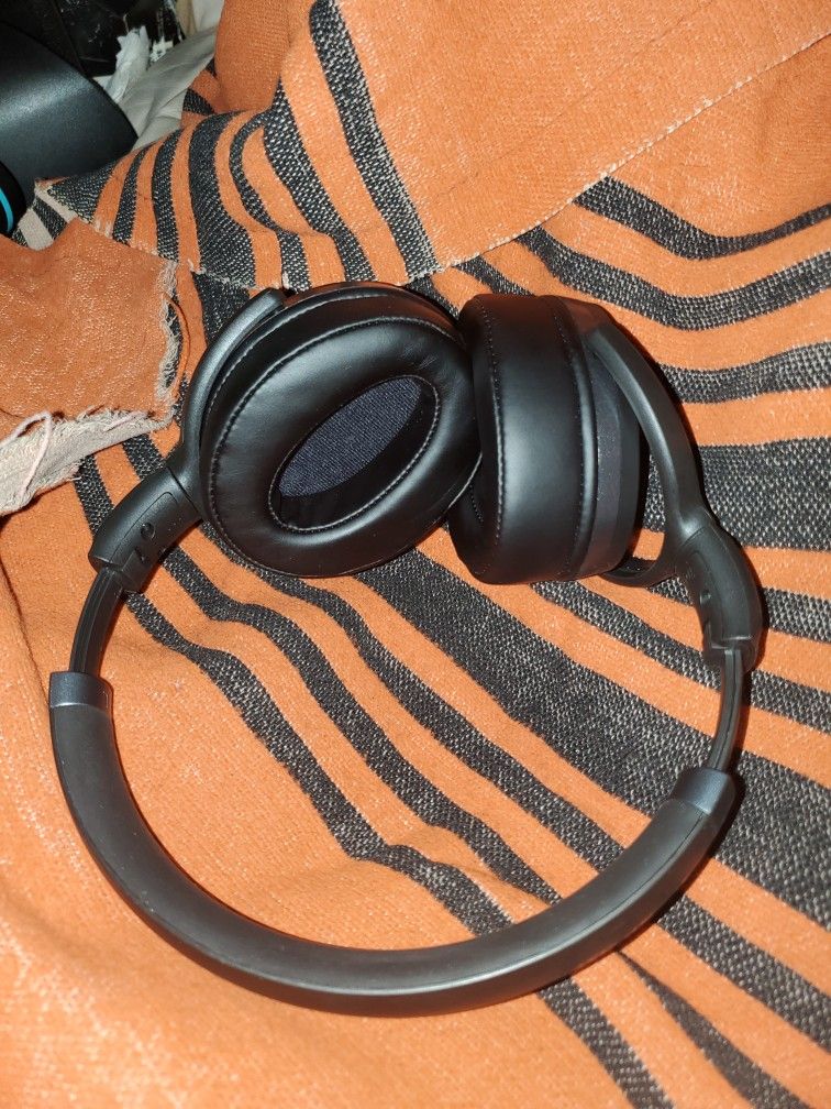 Sennheiser Consumer Audio HD 4.40 Around Ear Bluetooth Wireless New