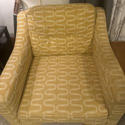 Set Of 2 Lounge Chairs 