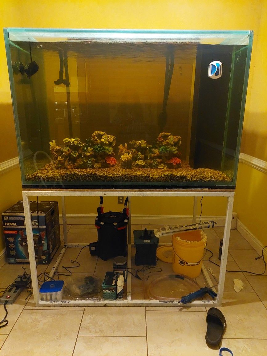 325 GALLON TANK (Please Read full Description)