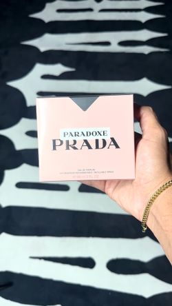 Prada Paradoxe Perfume