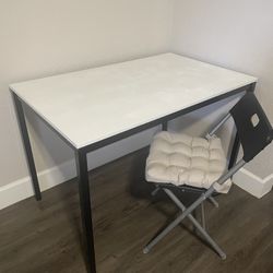 Table/desk And Chair 
