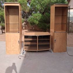 A Bit Of Water Damage On The Tv Consele 50 Dlls