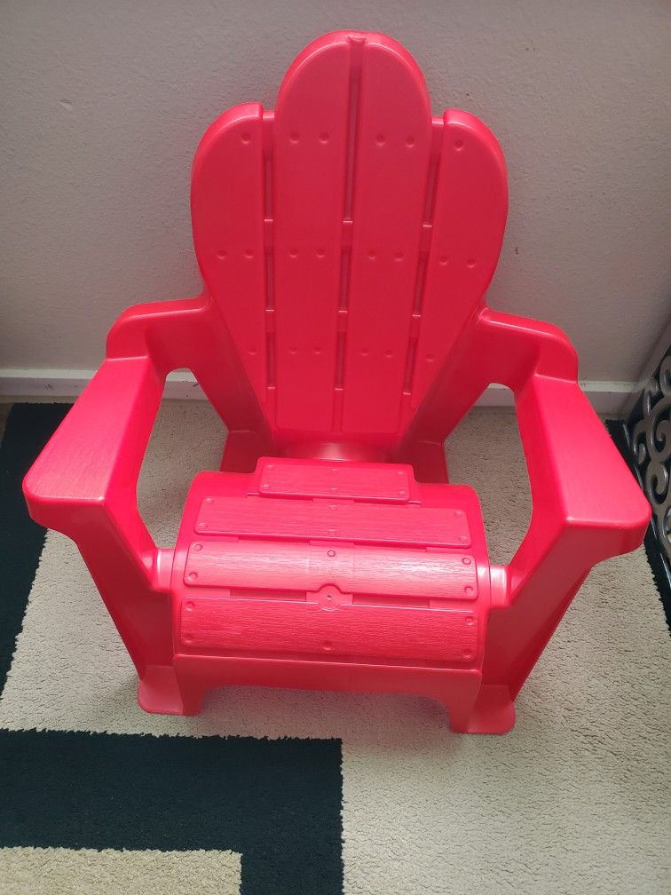 Kids Chair. Like New.
