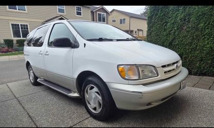 1998 Toyota Sienna
