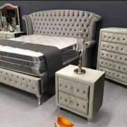 Velvet 4 Pcs Bedroom Sets Queen or King Beds Dressers Nightstands Mirrors Finance and Delivery Available Deanna