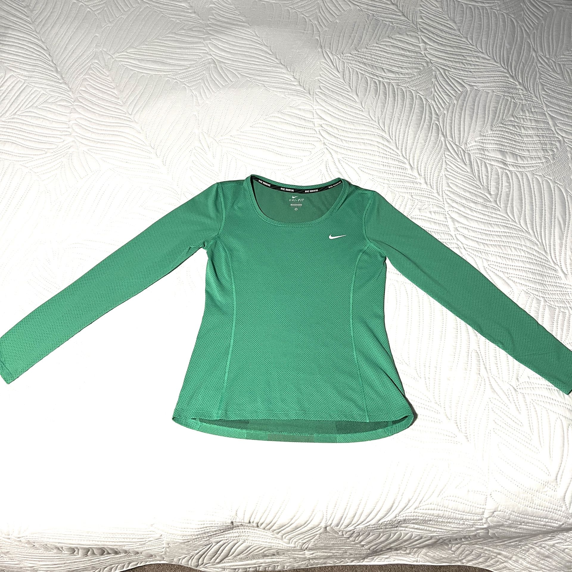 Nike Green Women’s Long sleeve Work Out Top XS