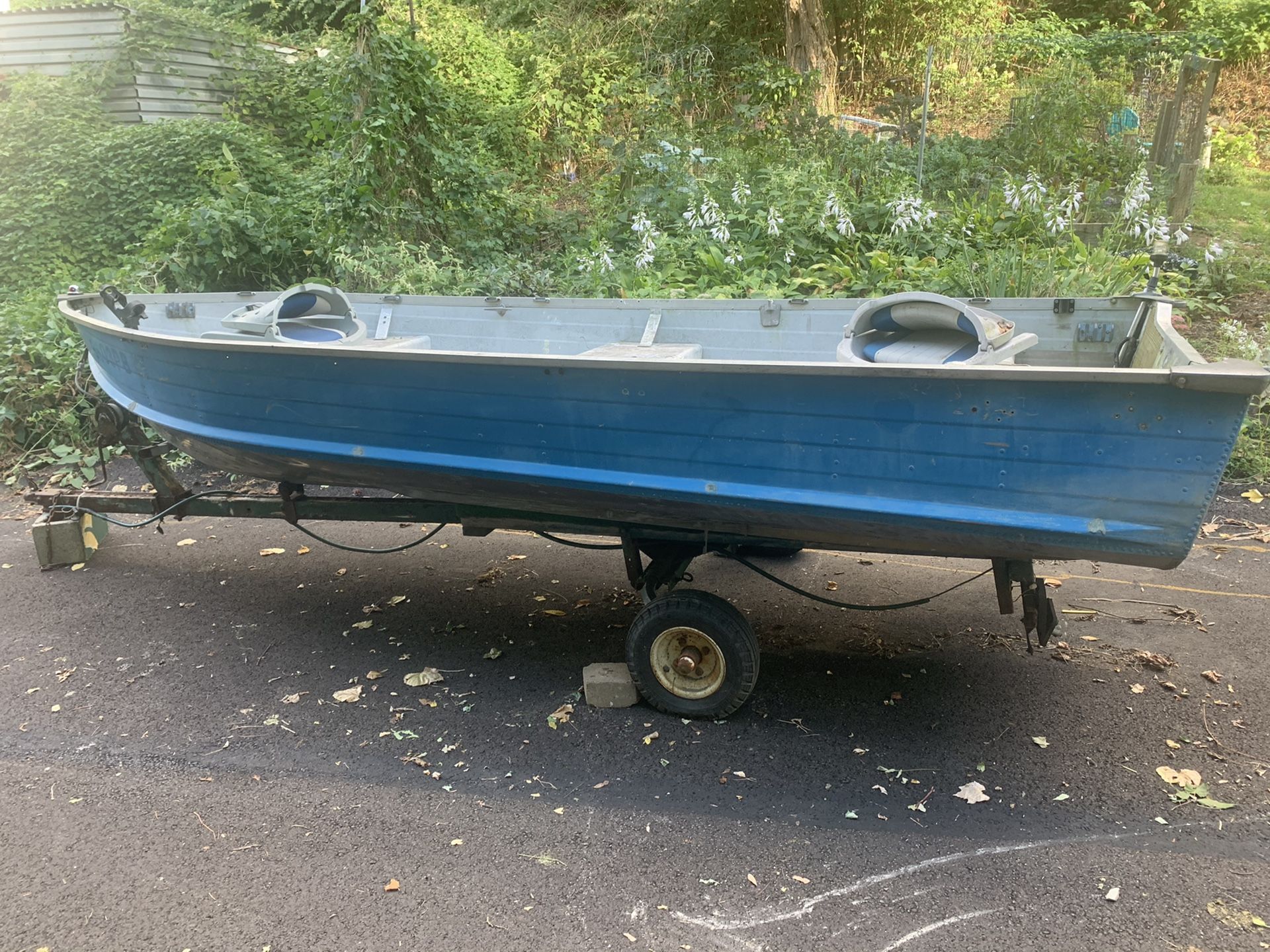 14 foot aluminum boat and trailer. I do NOT have titles for them.