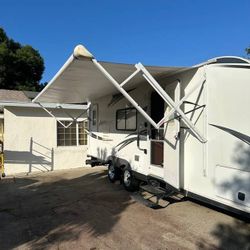 2012 Dutchman Aerolite 30ft Travel Trailer 