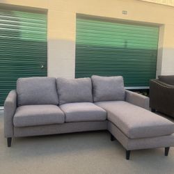 Small Sectional Coucu With Reversibke Chaise *Delivery Available*