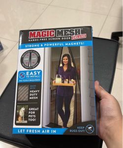 Screen Door Cover for Bugs, has magnets