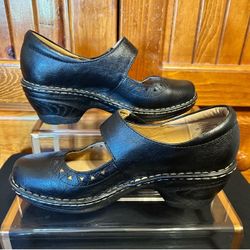 New, Soft-Sport Top Technology Size 10WW