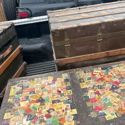 Really Cool Old Steamer Trunk/ Antique Suitcase