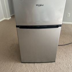Whirlpool Mini Fridge 