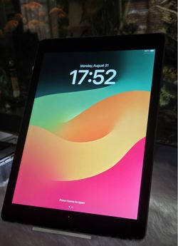 ipad 6th Generation 128gb $150