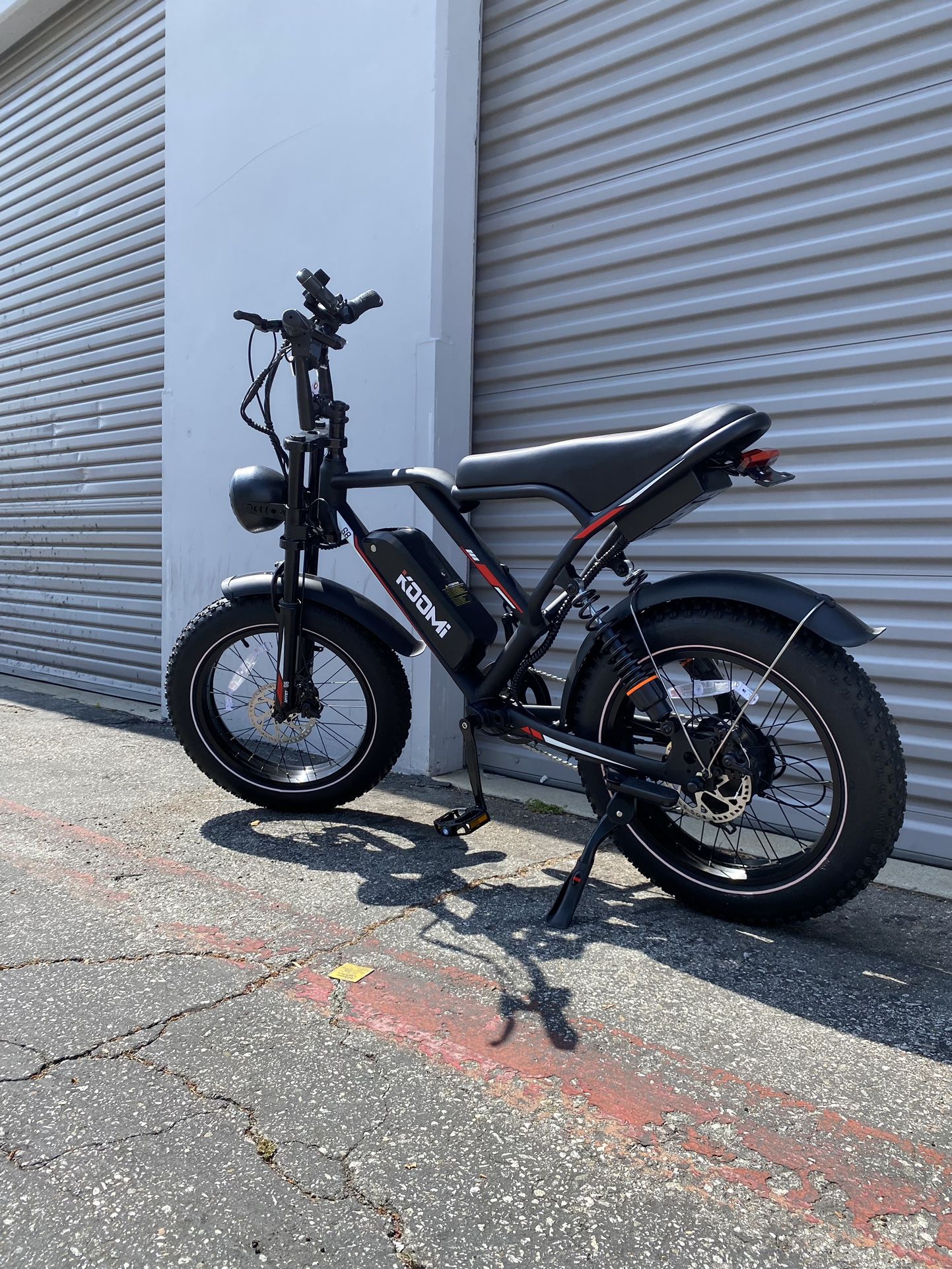Brand new e-bike 750w 48v 17.5ah, top speed 28 mph. Full suspension, with chain lock, phone holder, foot pegs,  electric bike 