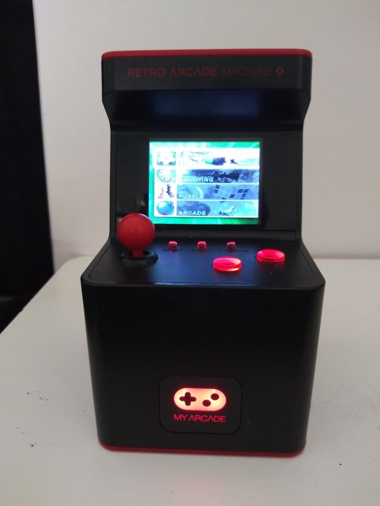 Dream Gear mini arcade game has over 300 games