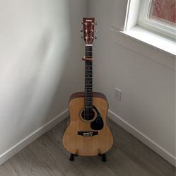 Yamaha Acoustic Guitar
