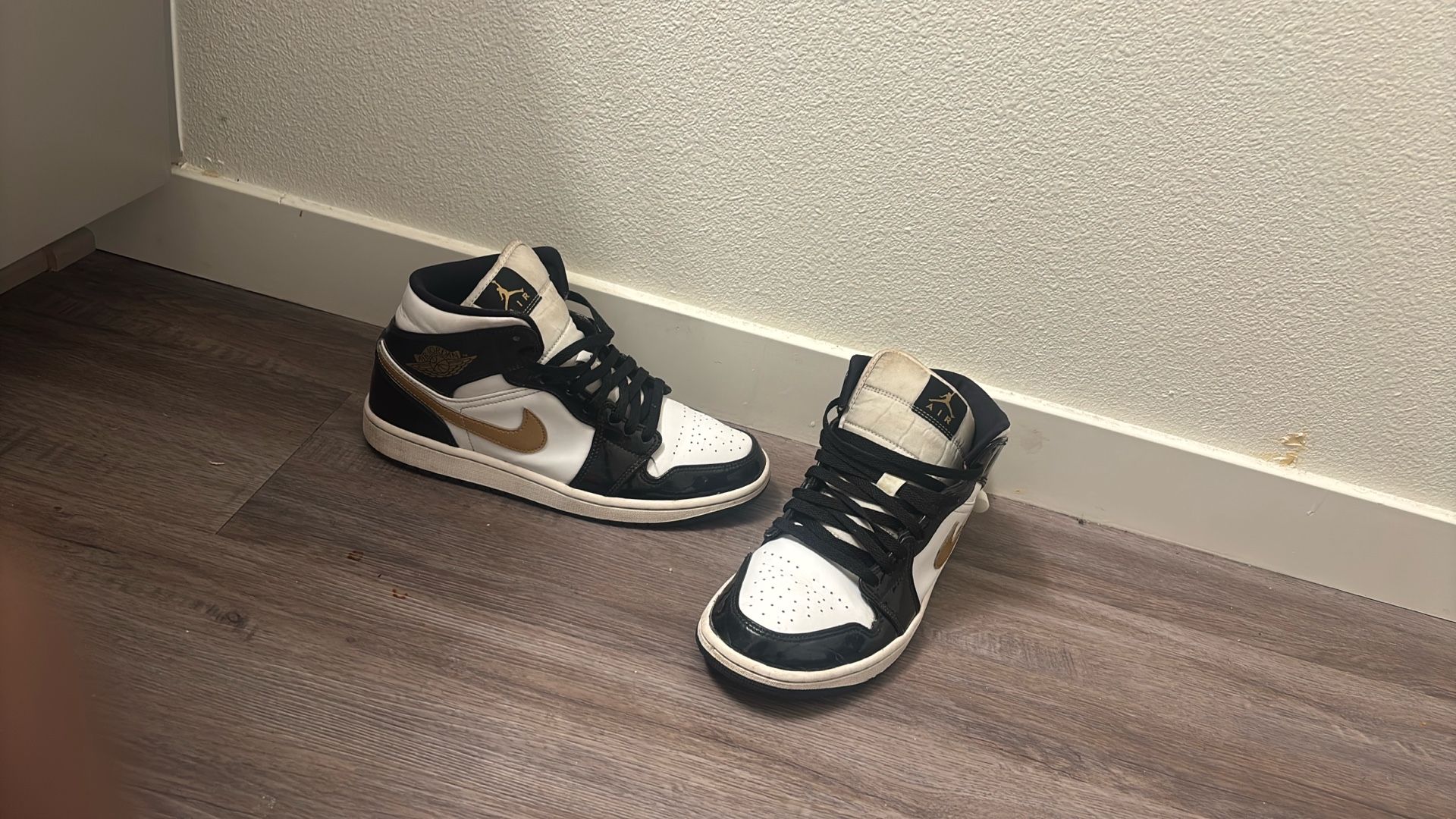 jordan 1 mid