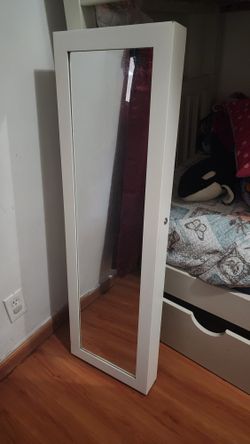 Jewelry/mirror Organizer 