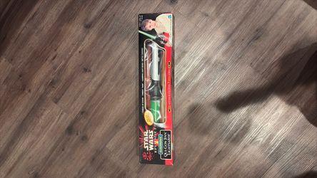 Star Wars Electronic Qui-Gon Jinn Lightsaber Unopened