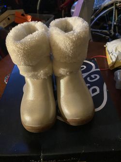 Gold like new kids boots
