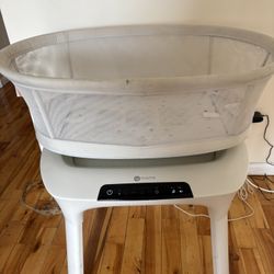 4moms Mamaroo Bassinet 