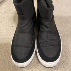 Blondo Brand Snow Shoes