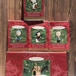 Hallmark Keepsake A SNOOPY CHRISTMAS Complete Set