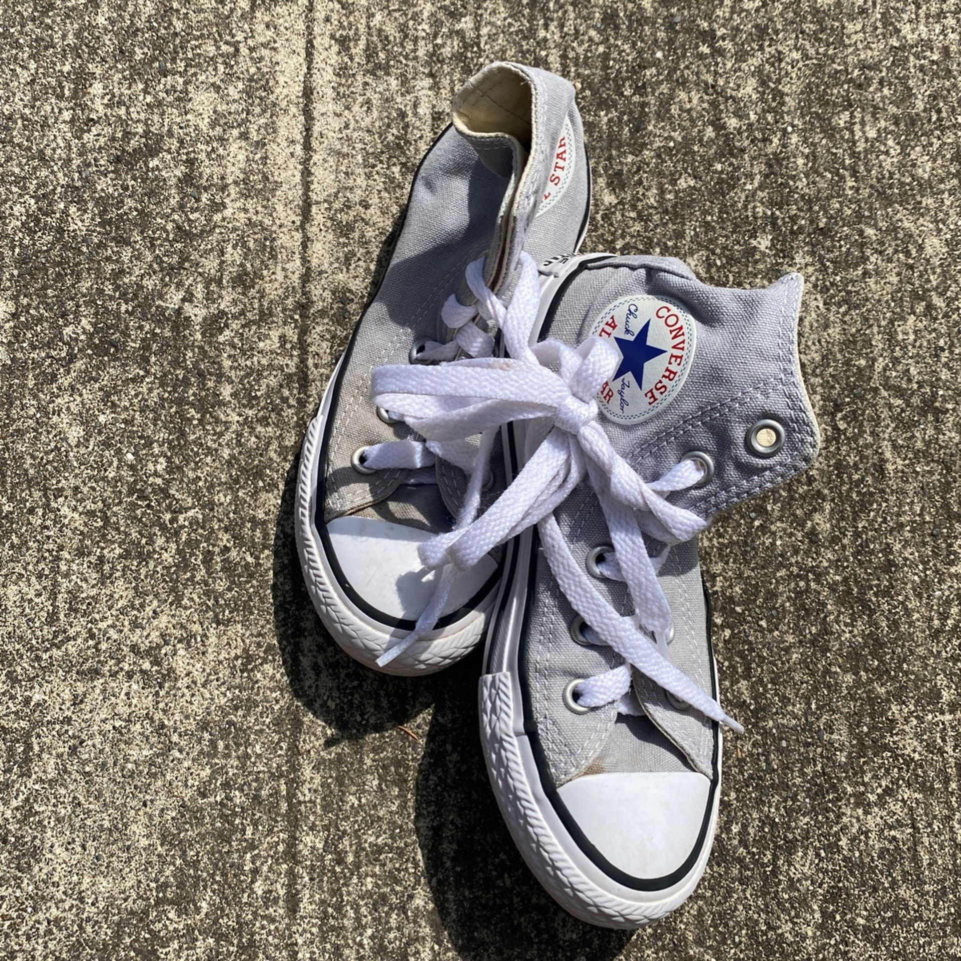 Toddlers Converse Tennis Shoes Size 11T Like New!
