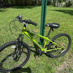 Nishiki Pueblo 24” Mountain Bike – Shimano 7 Speed – Good Condition 