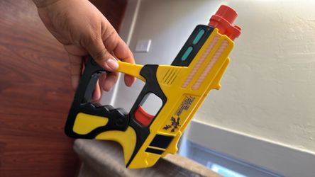 Universal Studios Exclusive Transformer Bumblebee shadow Pulse Blaster