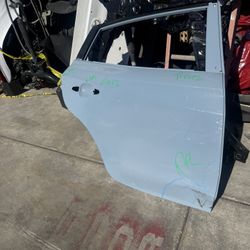 Rh Rear Door Subaru Croosteck 2018-2023