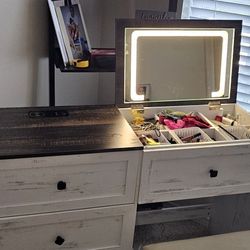 Vanity - w/mirror & Bench