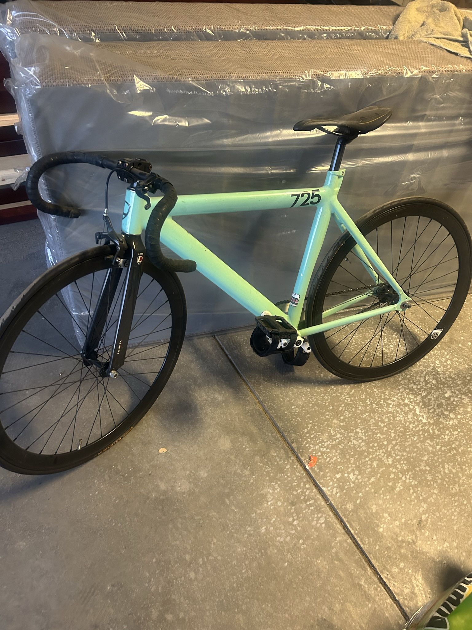 Leader 725 Road Bike