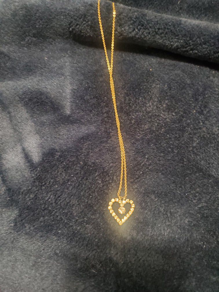 New Beautiful Gold Plated Necklace With Cz Diamonds In Heart Pendant 