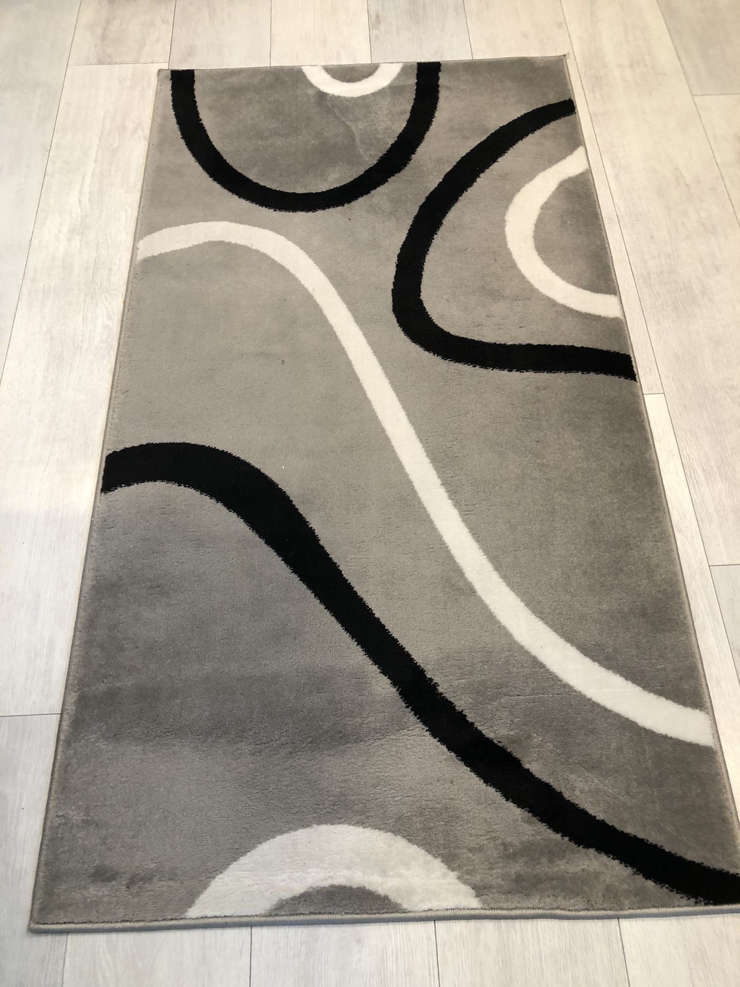 3’ x 5’ side area rug