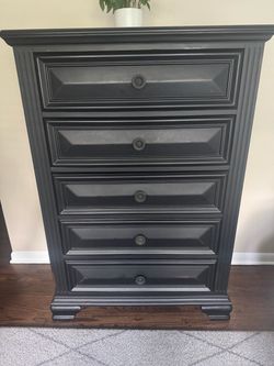 Black Wood 5-Drawer Tall Dresser Chest