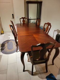 Dinning Table 
