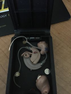 Assorted hearing aides by Oticon and Resound