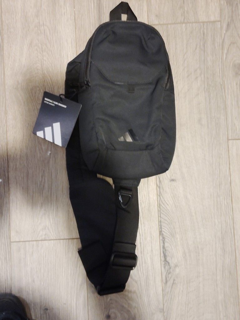 Essentials 3 Sling Bag
