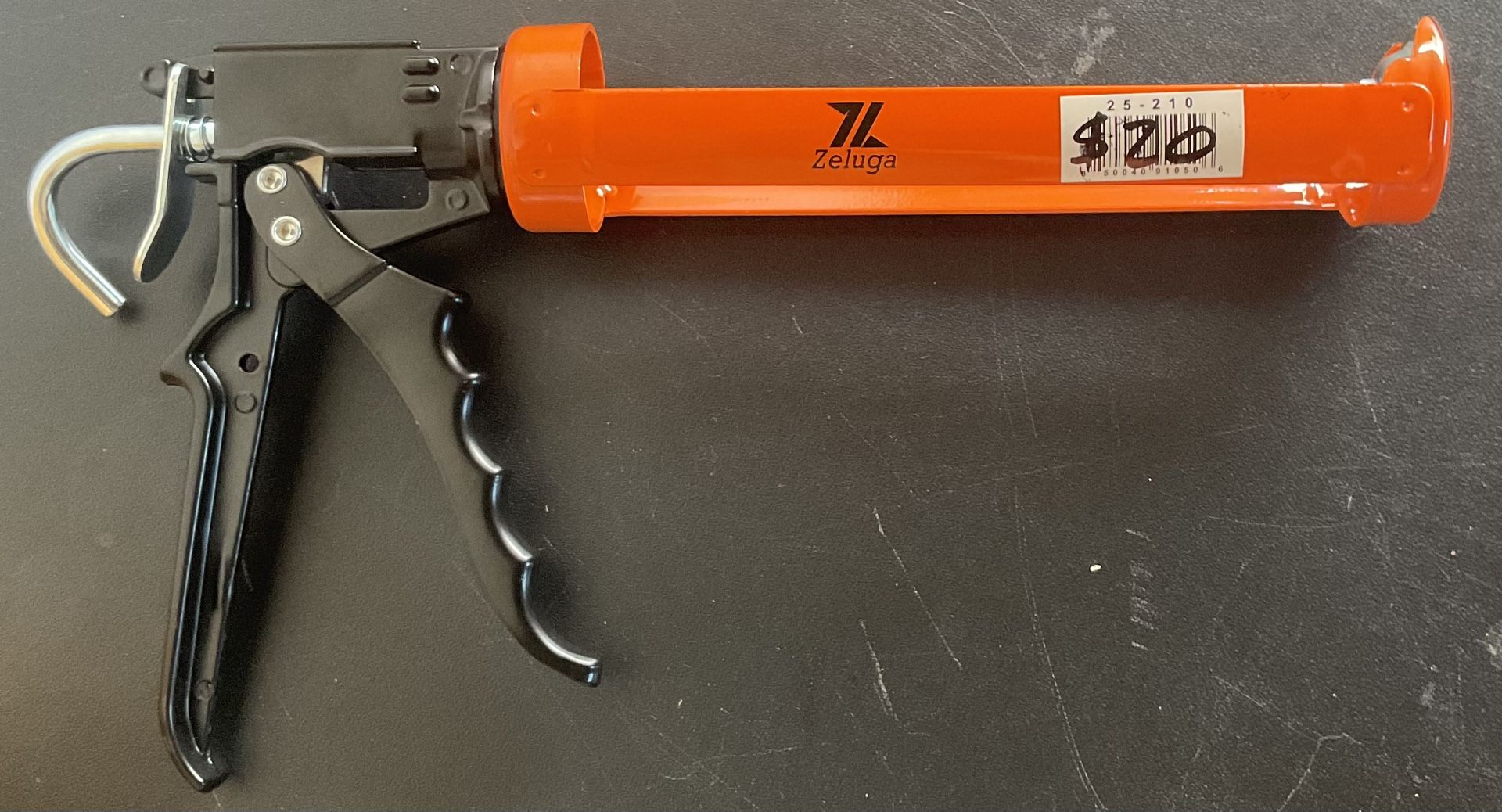 Zeluga Caulking Gun W/ Spout Cutter