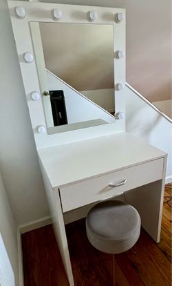 Small vanity with chair