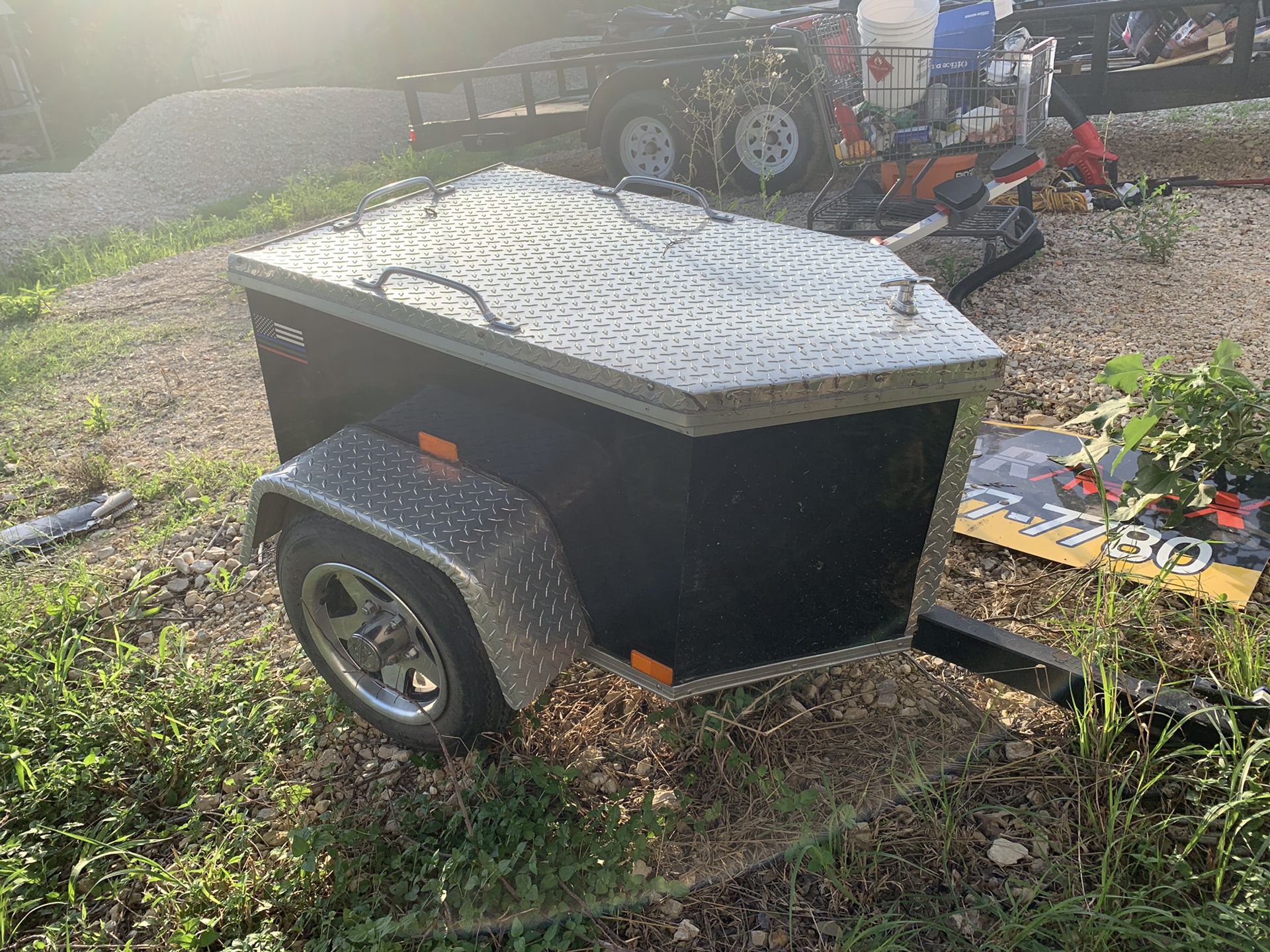 Photo Small Motorcycle Trailer.