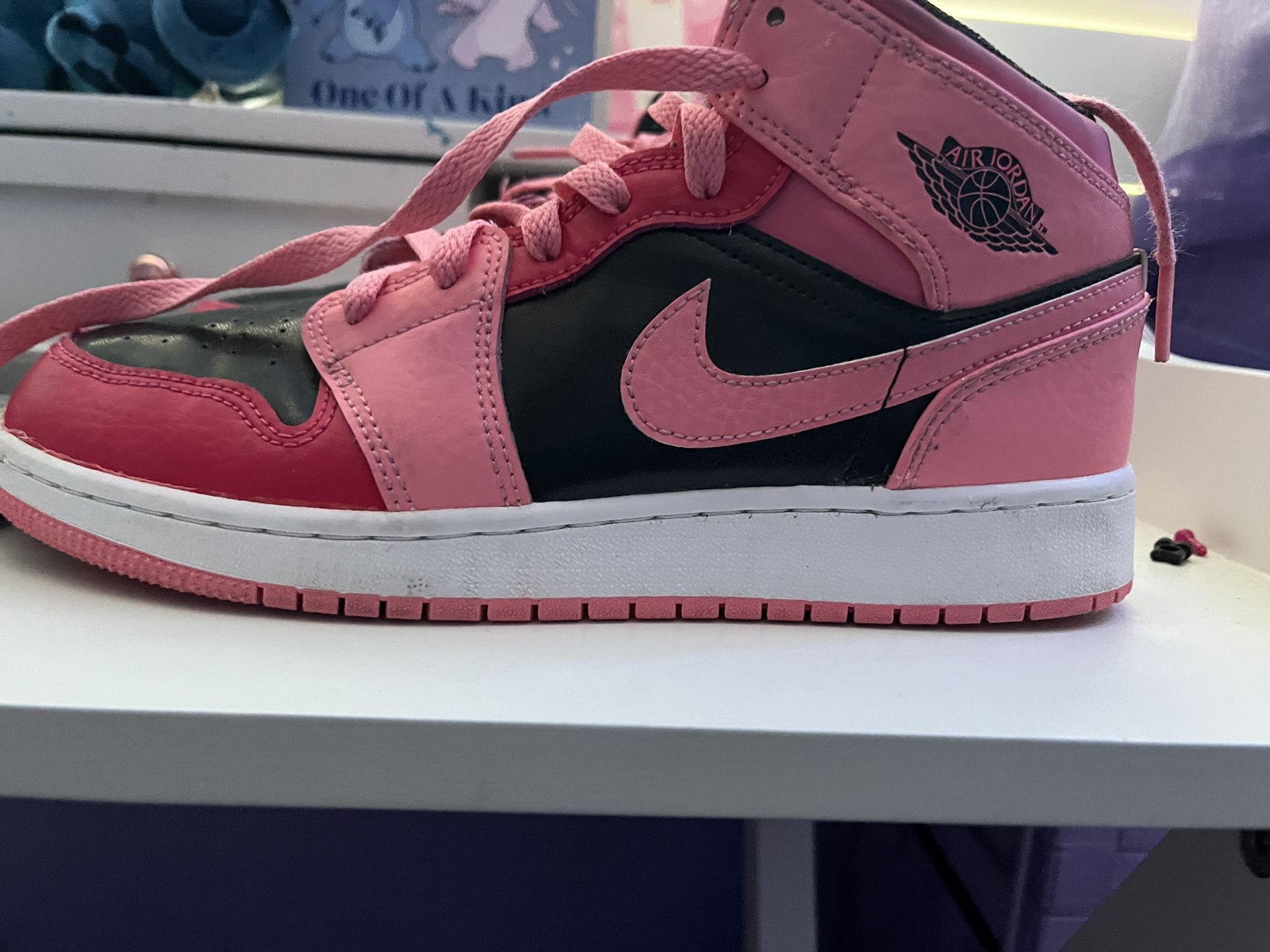 Jordan 1 Pink Youth 5.5