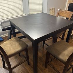 Kitchen Table Set with Extra New Table Top. 