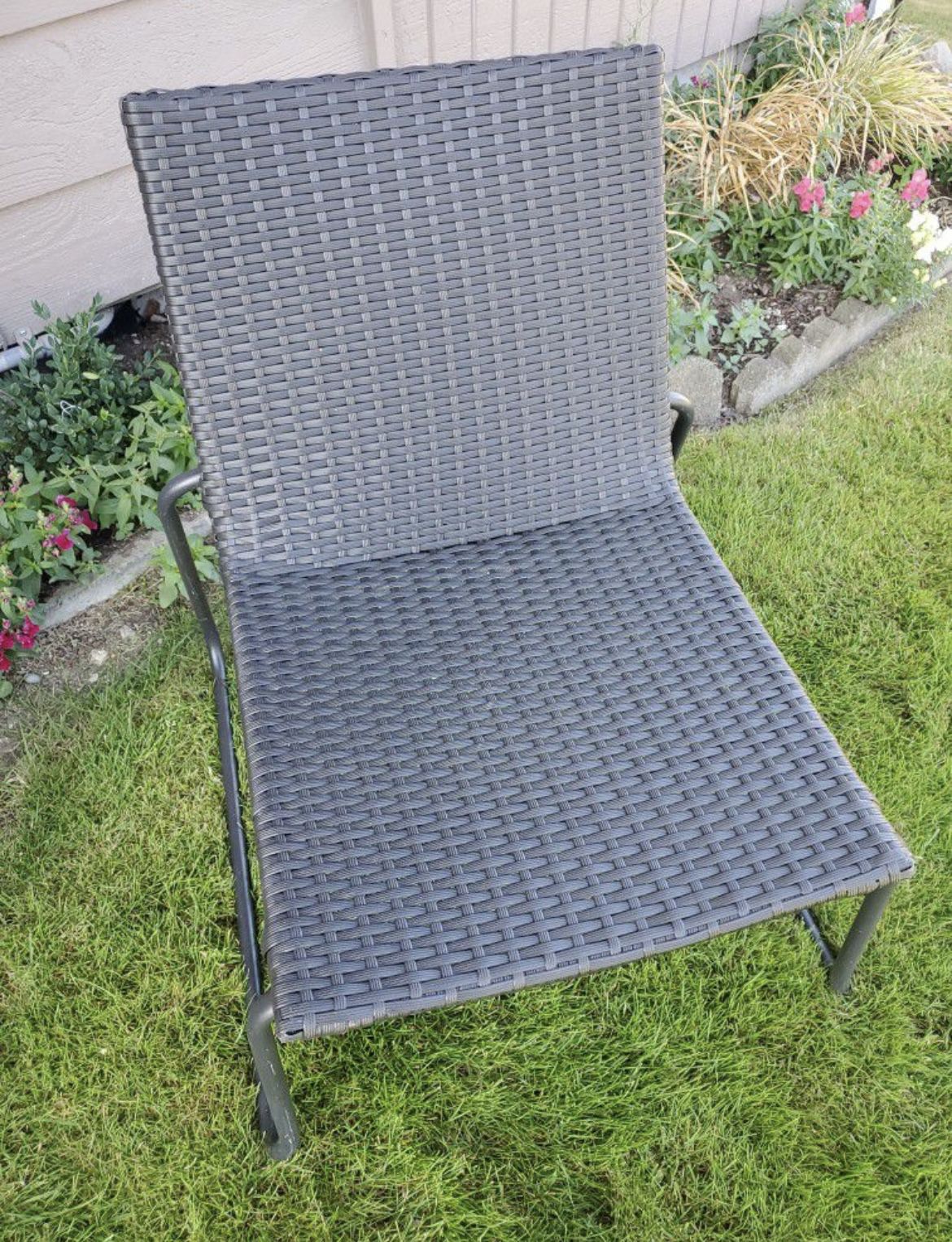 Pair (2) Patio Chairs