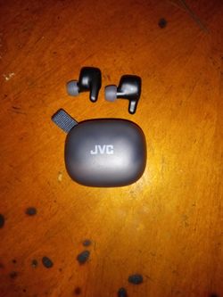 JVC Earphones With Charger And Cable