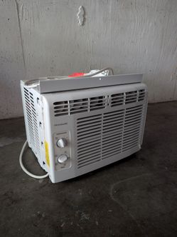 Frigidaire AC window unit