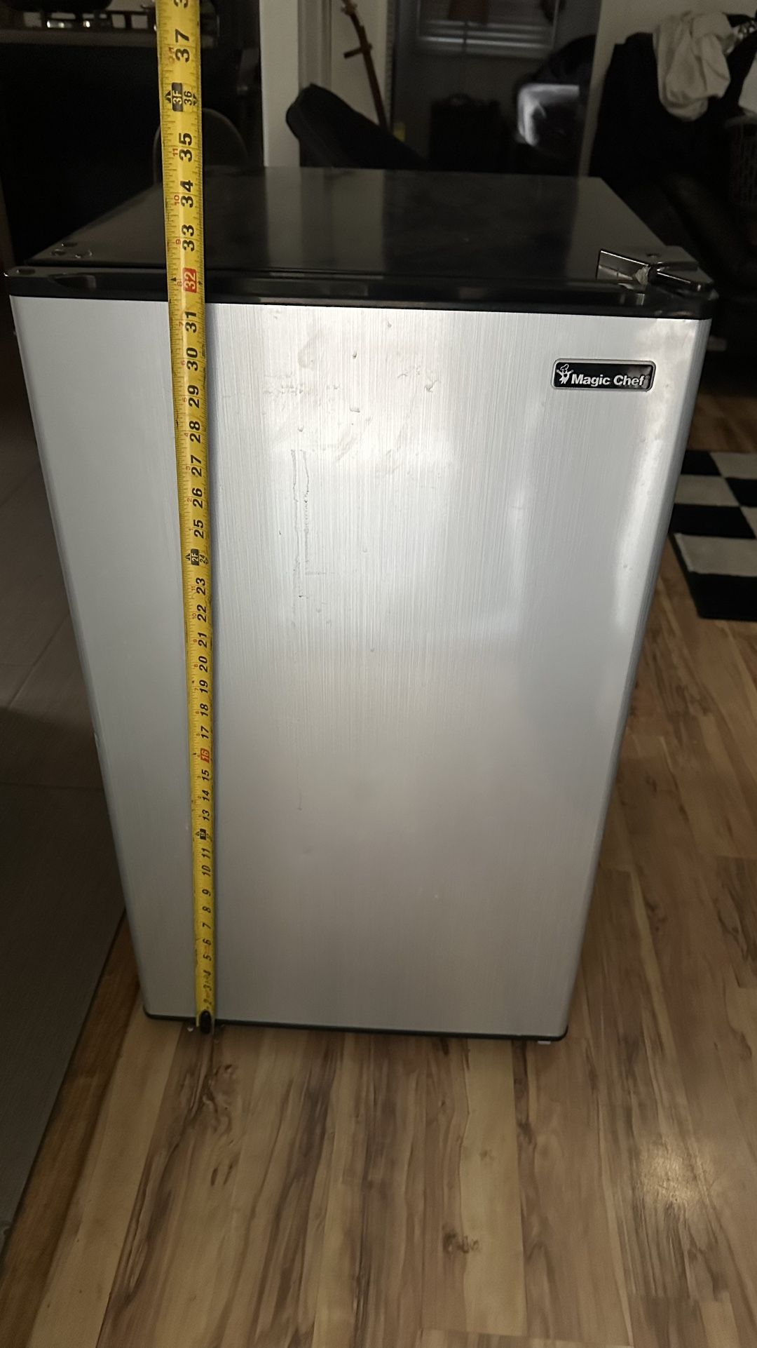 Mini Fridge Magic Chef