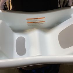 Baby bath tub